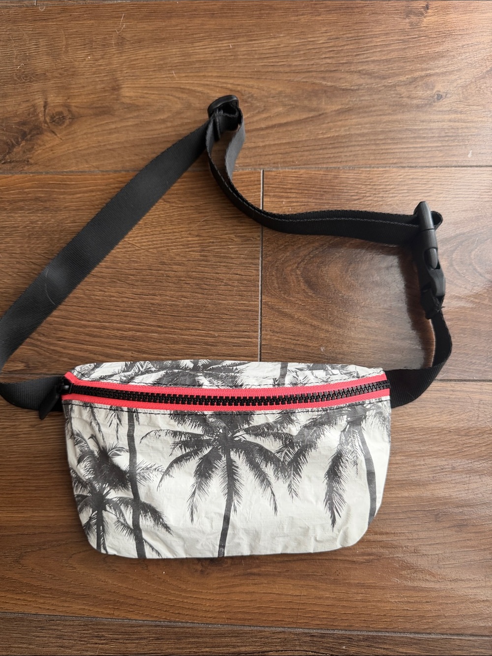 Aloha Collection mini hip pack - Picture 3 of 5